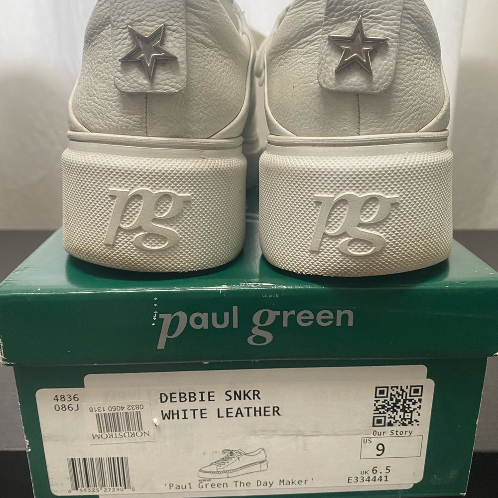 Paul Green White Leather Debbie Sneakers with Star Detail